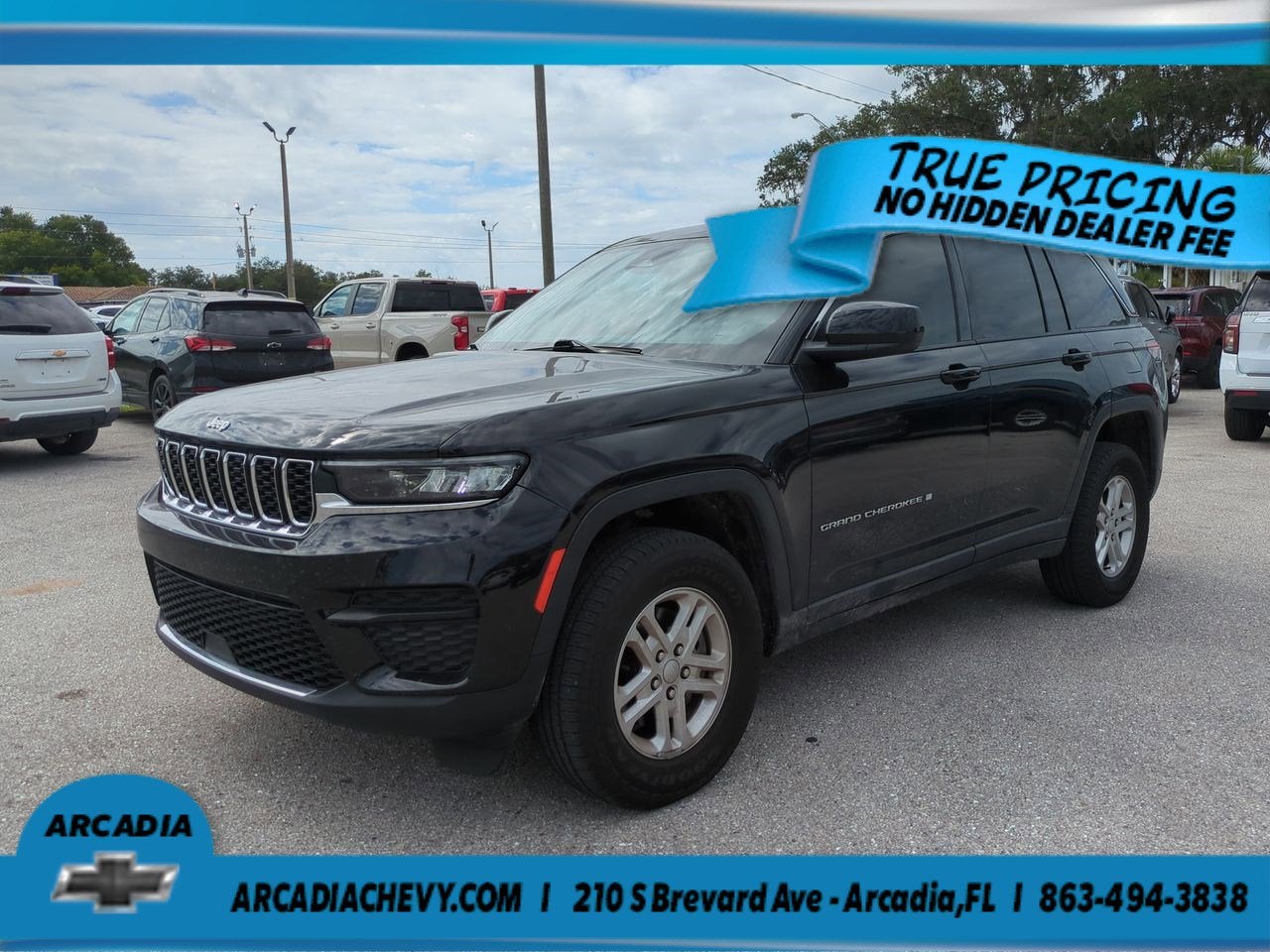 2023 Jeep Grand Cherokee Laredo 4x2