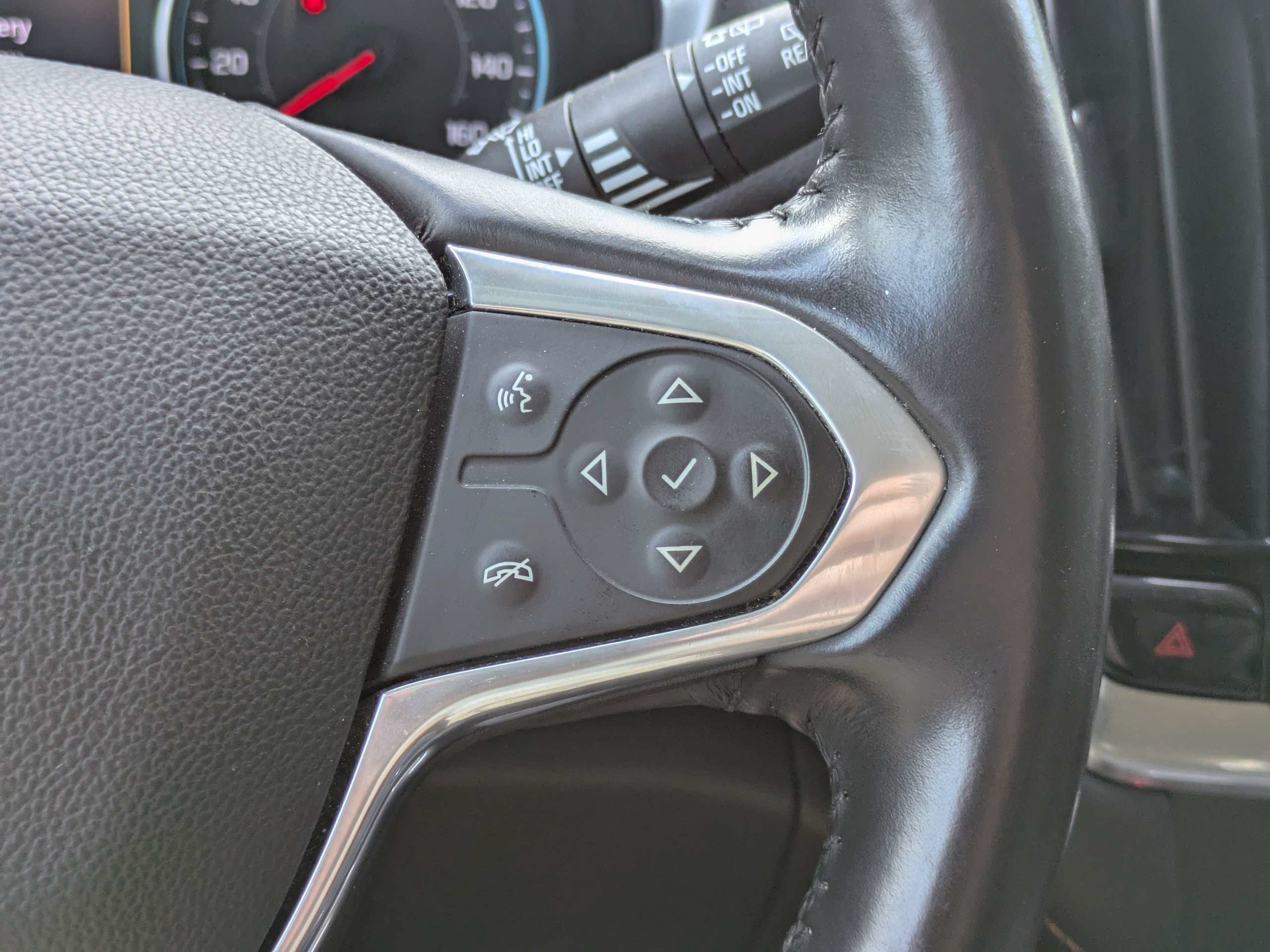 2021 Chevrolet Traverse LT Cloth