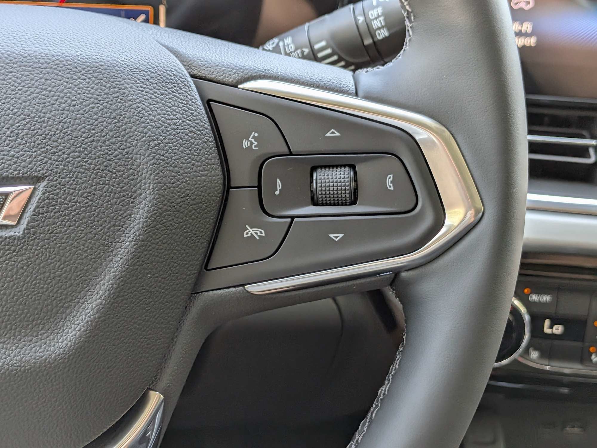 2026 Chevrolet Trax LT - Photo 25