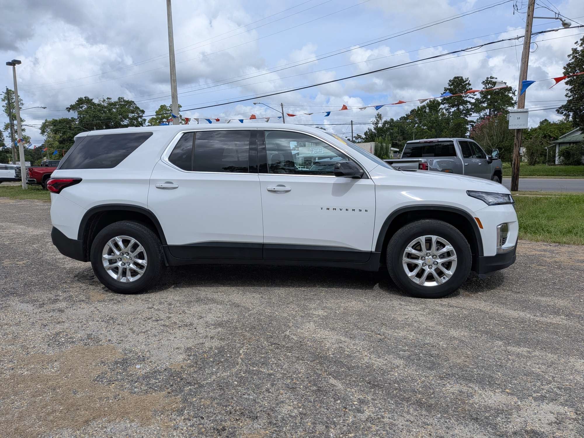 2023 Chevrolet Traverse LS