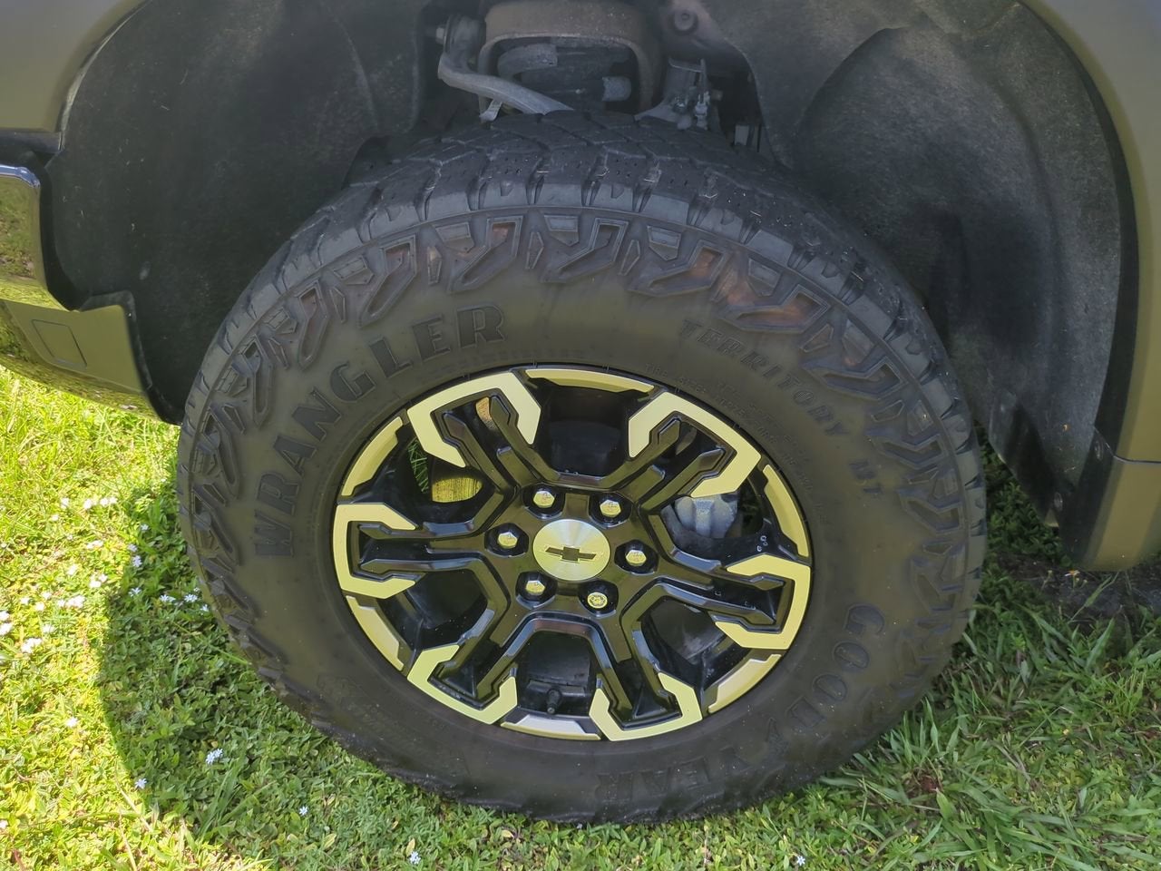 2023 Chevrolet Silverado 1500 ZR2 - Photo 11