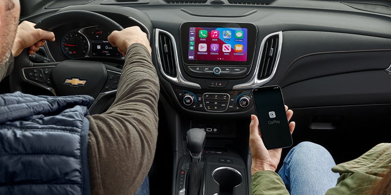 Chevrolet Equinox dashboard technology screen options