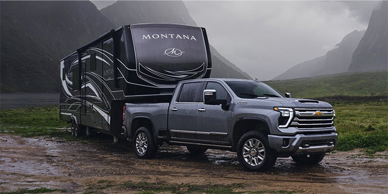 Chevrolet Silverado HD2500 pulling a trailer